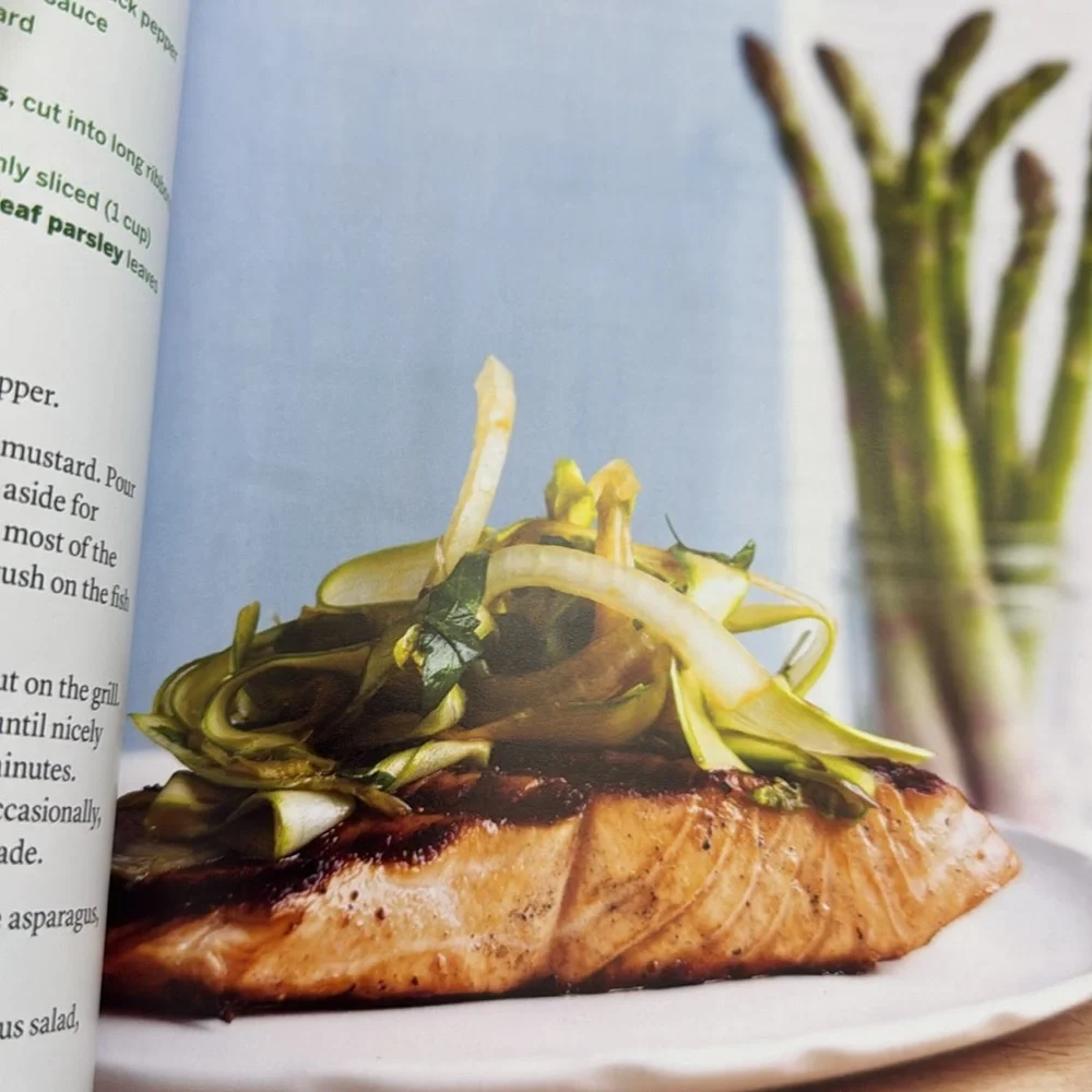 Yummy 😋 Michael Symon's 5 in 5 Cookbook. Cooking made easy w/only 5 ingredients.